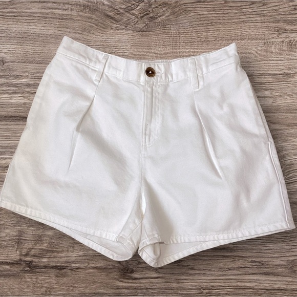 Express Super High Waisted White Tailored Jean Shorts Size Medium - Picture 1 of 12